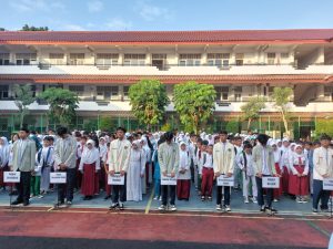 Masa Pengenalan Peserta Didik Baru (MPLS) SMP N 13 Jakarta “Menggali potensi dan Kreativitas Peserta Didik Yang Unggul Berlandaskan Profil Pelajar Pancasila Yang Mencintai Lingkungan”